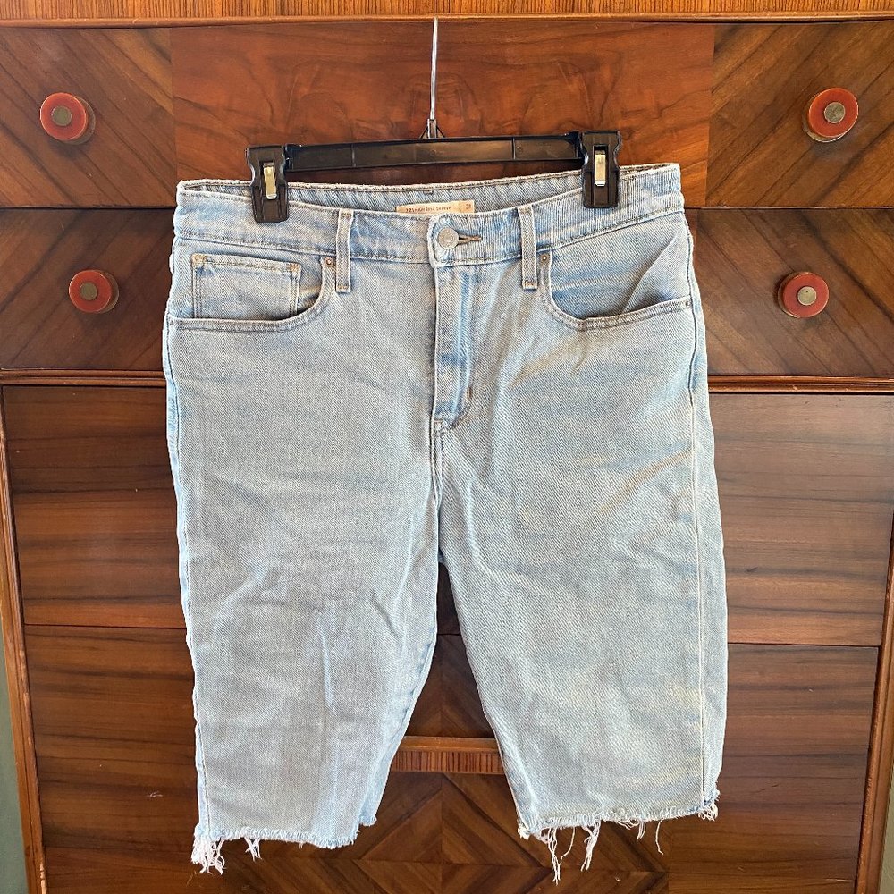 Levi's 721 High Rise Skinny cut off shorts in light denim